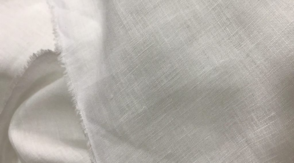 Bề mặt của vải Linen xước được dệt theo dạng xước, độ dày mỏng và rất nhẹ