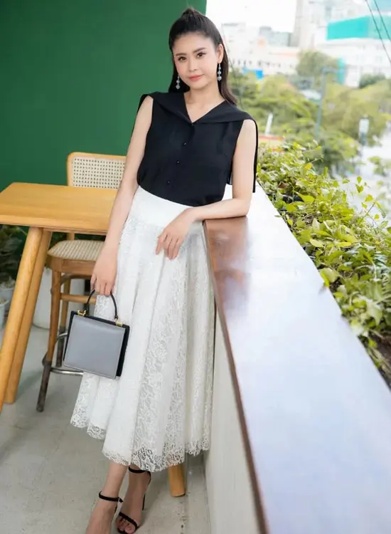 Gợi ý chọn đồ khoe chân thon từ Trương Quỳnh Anh 9 Gợi ý chọn đồ khoe chân thon từ Trương Quỳnh Anh