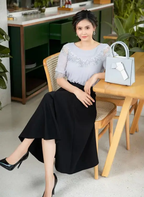 Gợi ý chọn đồ khoe chân thon từ Trương Quỳnh Anh